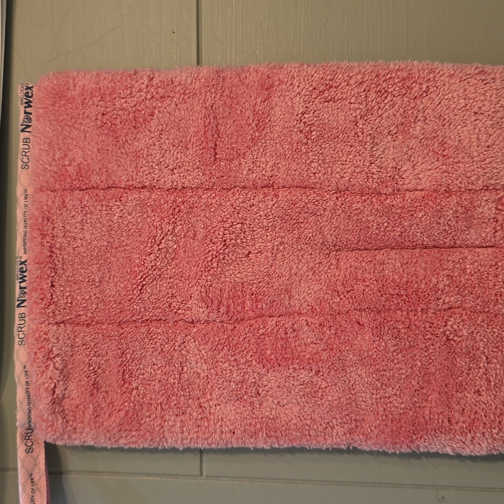 Norwex Pink Bathroom Scrub Mitt - Brand New